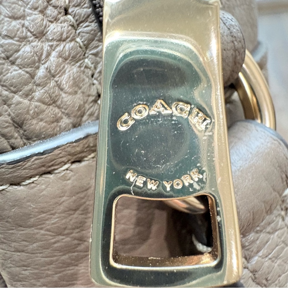 COACH Authentic Taupe Brown Pebbled Leather Crossbody Bag with Gold Hardware - Picture 15 of 16